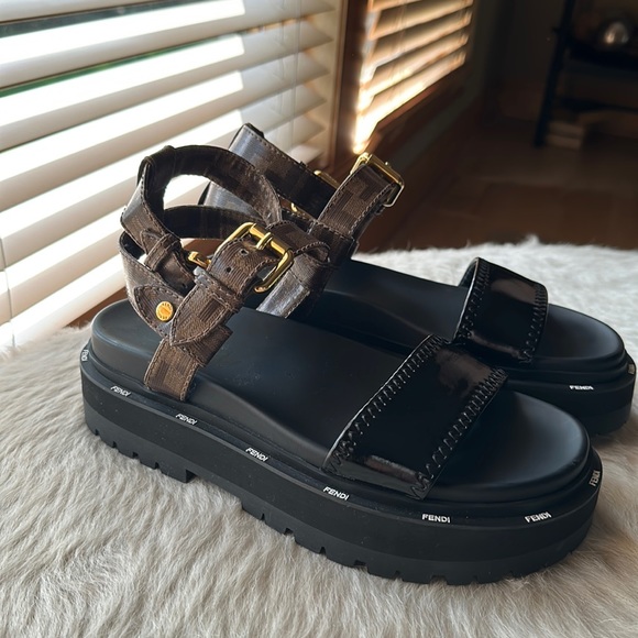 Fendi FF Logo Chunky Platform Sandals - Picture 4 of 8